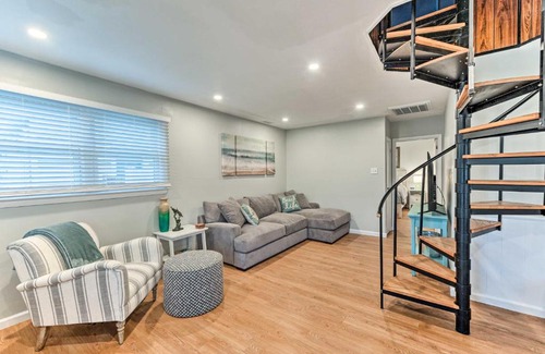 Brigantine House | Coastal Brigantine Cottage Walk to Beaches