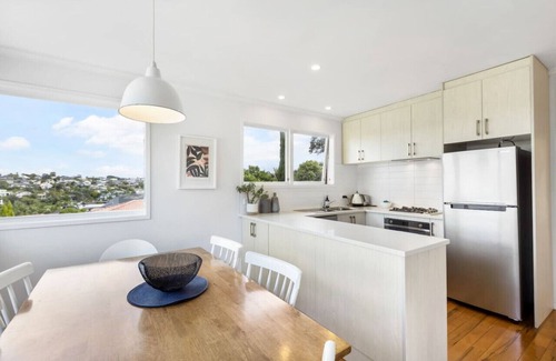 Castor Bay House | Coastal Calm is near to the Beach with BBQ