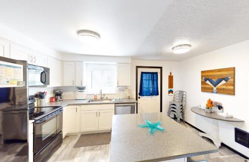 Lincoln City House | Coastal Calm
