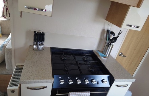 Bembridge Cabin | Coastal Caravan Retreat - Child & Pet Friendly