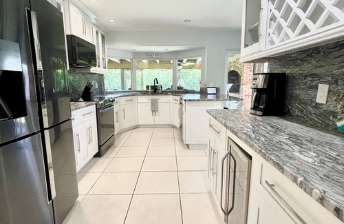 Singer Island House | Coastal Casa~Walk to Beach~Pet Friendly~Boat & Golf Cart Rentals~3BR/2Bath