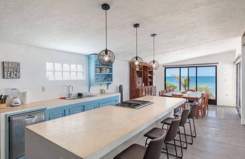 Chelem House | Coastal Casual Bliss: Beach + Pool + Rooftop Deck + Generator + Fast Internet