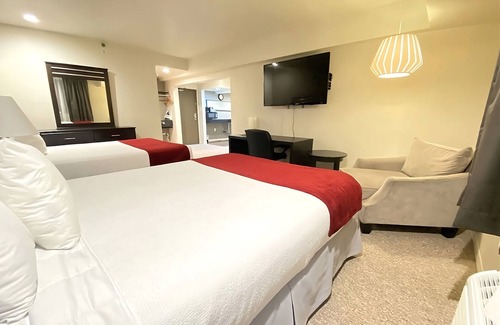 Torrance Hotel | Coastal Charm and City Excitement! Free Parking, Near South Coast Botanic Garden