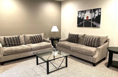 Torrance Hotel | Coastal Charm and City Excitement! Free Parking, Near South Coast Botanic Garden