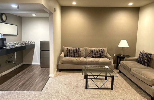 Torrance House | Coastal Charm and City Excitement! Free Parking, Near South Coast Botanic Garden