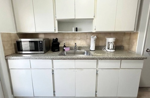 West Avenue Apartment | Coastal Charm Apartment South Beach