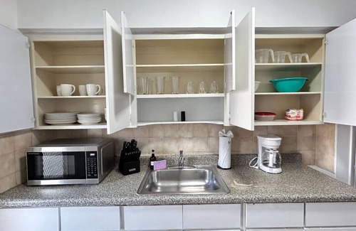 West Avenue Apartment | Coastal Charm Apartment South Beach