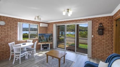 Ettalong Beach House | Coastal Charm Ettalong Beach