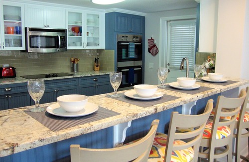 Holmes Beach Cottage | Coastal Charm Meets Cottage Chic! Sparkling Pool/Spa *4 Doors To The Beach*