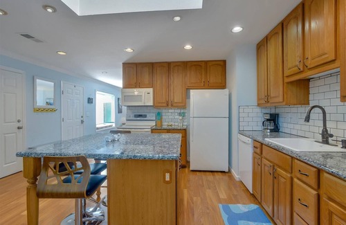 Moss Beach House | Coastal Charm: Ocean Views, Hot Tub, Fire Pit Near Tide Pools, Surfing, & SFO