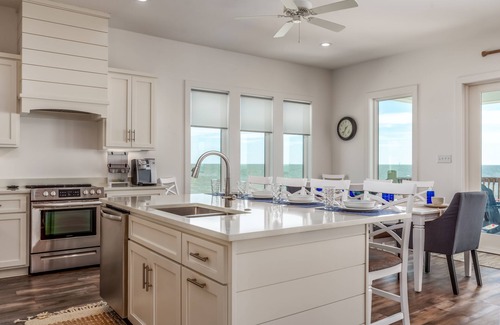 Audubon Place House | Coastal Charm | Open for Thanksgiving!