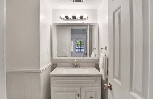 Northeast Pensacola House | Coastal Charm: Pensacola Townhome Delight!