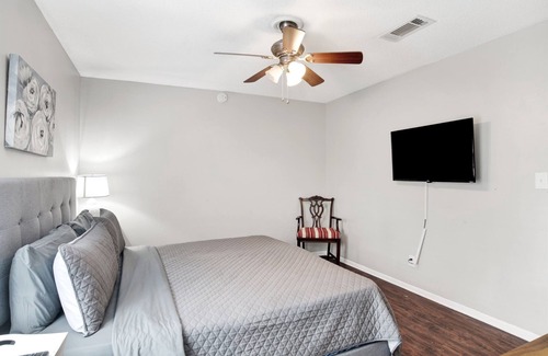 Northeast Pensacola House | Coastal Charm: Pensacola Townhome Delight!