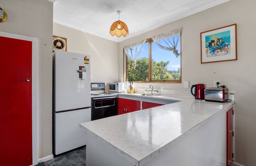 Picton House | Coastal Charm - Picton Holiday Home