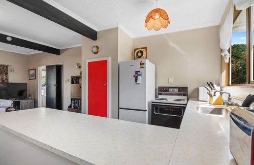 Picton House | Coastal Charm - Picton Holiday Home