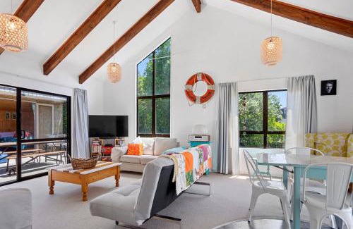 Waihi Beach House | Coastal Charm - Waihi Beach Holiday Home
