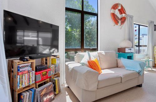 Waihi Beach House | Coastal Charm - Waihi Beach Holiday Home