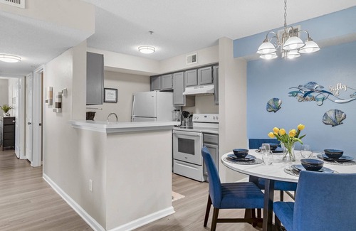 Indian Bayou Condo | COASTAL CHARMER, Great Value, Clean, Walk 2 Beach, Pool, Fitness Center & The Palms Resort/Rest/Bar