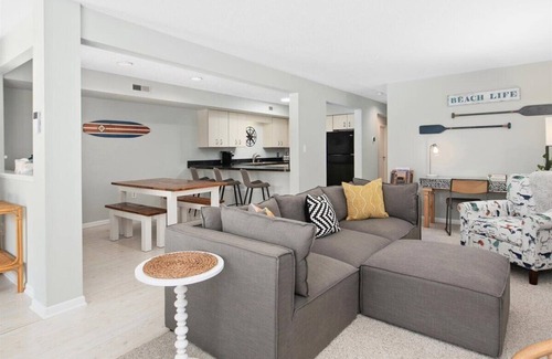 Rehoboth Beach Condo | Coastal Chic 2BR Condo w/Community Pool, Walk to Restaurants