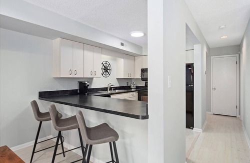 Rehoboth Beach Condo | Coastal Chic 2BR Condo w/Community Pool, Walk to Restaurants