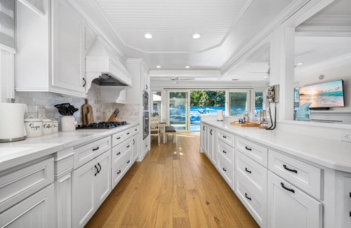 El Dorado South House | ☀️COASTAL CHIC HAVEN 🌊: pool & billiards table near airport, parks and beaches
