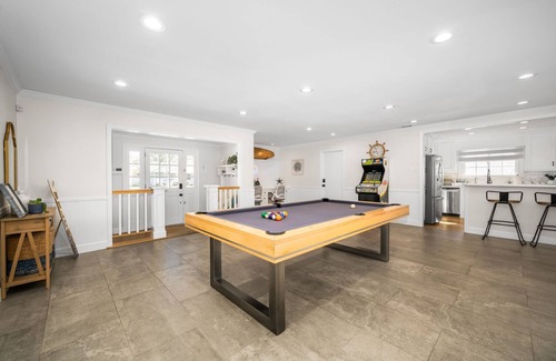 El Dorado South House | ☀️COASTAL CHIC HAVEN 🌊: pool & billiards table near airport, parks and beaches