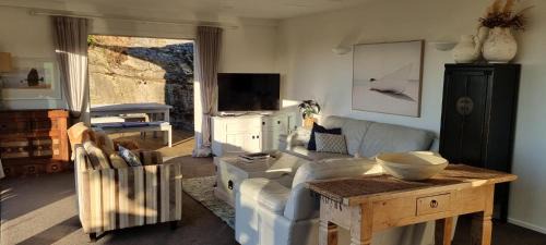 Pohara House | Coastal Chic in Pohara