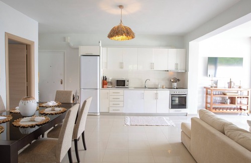Agios Ioannis Villa | Coastal Chic Luxury Villa La Reina in Ai Giannis Kitesurfers beach paradise