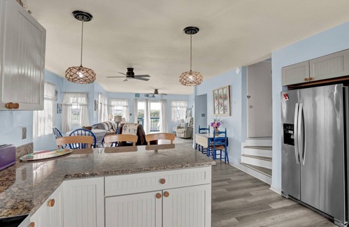 Sneads Ferry House | Coastal Chic Townhome | 3 Balconies & Ocean Views