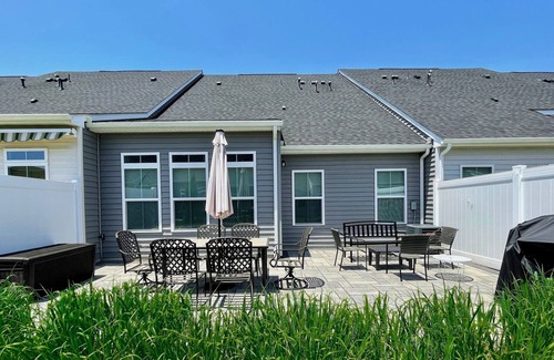 Lewes House | Coastal Club * 3BR Lovely Townhous * 2.5 Baths * Sleeps up to 8 * 2 King Beds