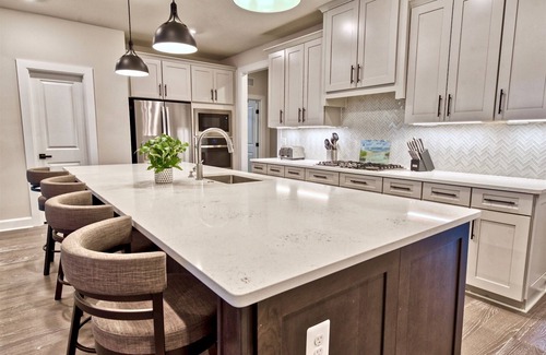 Lewes House | Coastal Club * 4BR Luxury Beach House w 3 Master Suites, 4 Full BA, Sleeps 10