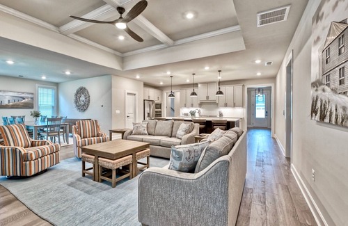 Lewes House | Coastal Club * 4BR Luxury Beach House w 3 Master Suites, 4 Full BA, Sleeps 10