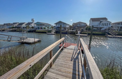 Ocean Isle Beach Apartment | Coastal Comfort - A cute beach cottage!