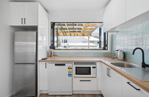 Foxton Beach House | Coastal Comfort - Foxton Beach Holiday Home