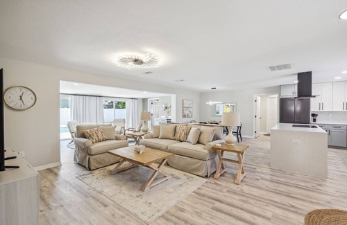 Southgate House | Coastal Comfort Getaway in the Heart of SRQ
