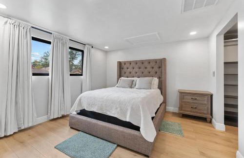 Town 'n' Country House | Coastal Comfort Retreat Getaway Near Hospitals