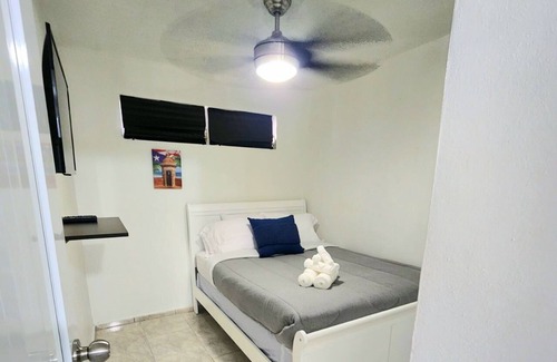 Levittown Apartment | Coastal Comforts: Shop, Dine, and Beach - All Within Reach!