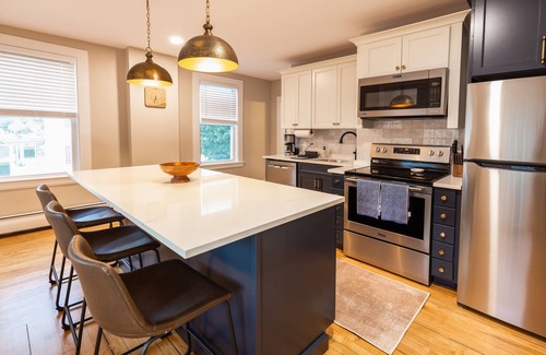 Plymouth Apartment | Coastal Corner 1 - Downtown Plymouth