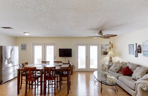 Surfcrest Village Cottage | Coastal Cottage with community pool, free parking and boardwalk to beach- SCV 12