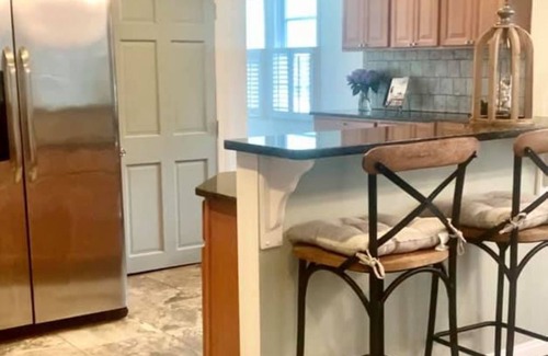 Bristol Cottage | Coastal cottage in downtown historic Bristol, RI. Walk to restaurants & water.
