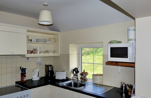Caherdaniel House | Coastal Cottage in Bunavalla in Derrynane-Caherdaniel, County Kerry Ireland.