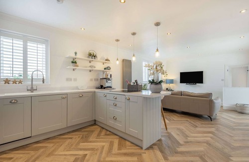 St George Cottage | Coastal Cottage in North Wales With Hot Tub