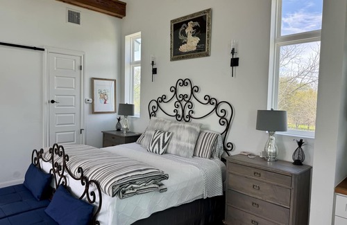 Seguin House | Coastal Cottage on the Guadalupe River!