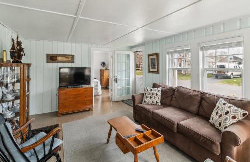 Wareham Center House | Coastal Cottage Retreat Steps from the Beach cottage