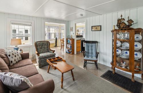 Wareham Center House | Coastal Cottage Retreat Steps from the Beach cottage