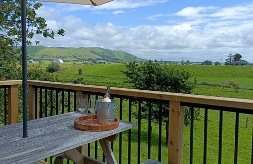 Pukehina Cabin | Coastal country cabin escape