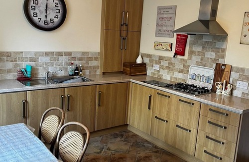 Llanfairfechan Apartment | Coastal Cwtch Apartment, Llanfairfechan, Conwy, foot of Snowdonia National Park