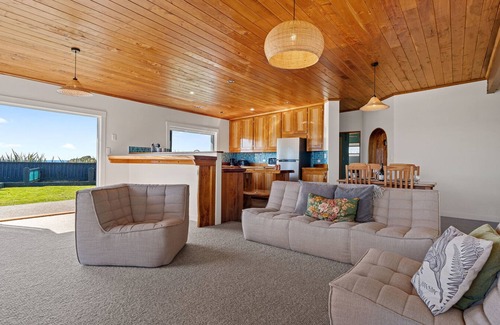 Warea House | Coastal Daze - New Plymouth Holiday Home