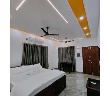 Kuzhuppilly House | Coastal Den Homestay