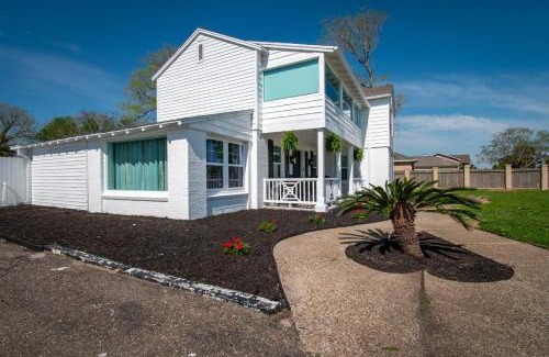 Bay Area House | Coastal Elegance Unveiled